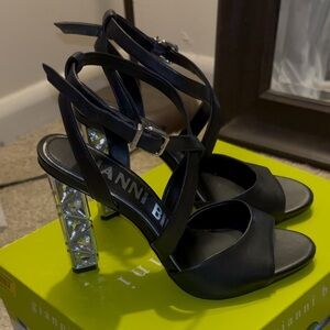 Gianni Bini black heels